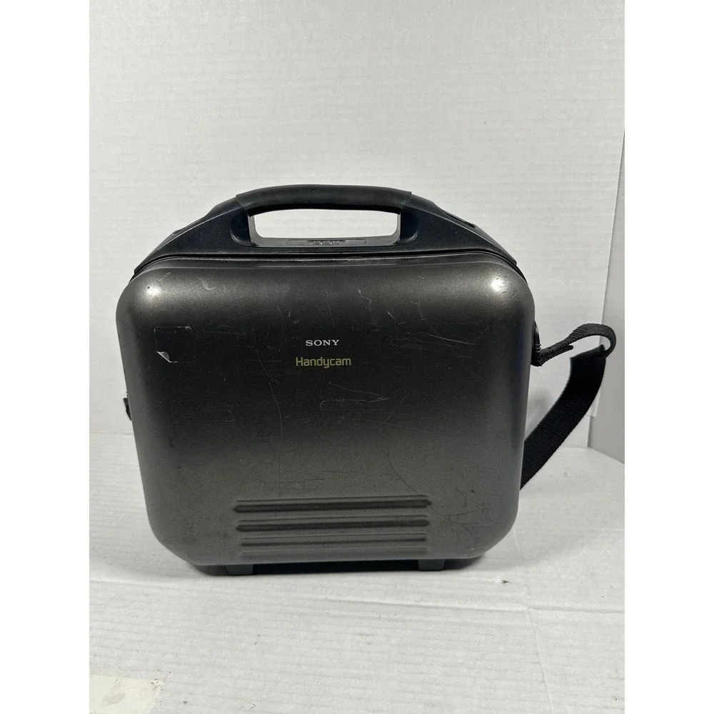 Sony Handycam Video 8 CCD-TR91 Camcorder Bundle SteadyShot 10x Zoom NTSC Case
